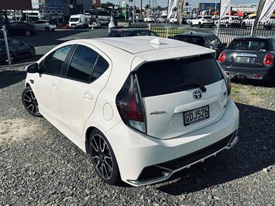 2015 Toyota Aqua - Thumbnail