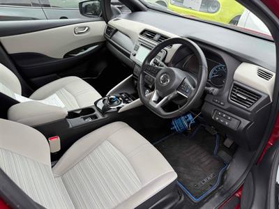 2019 Nissan Leaf - Thumbnail