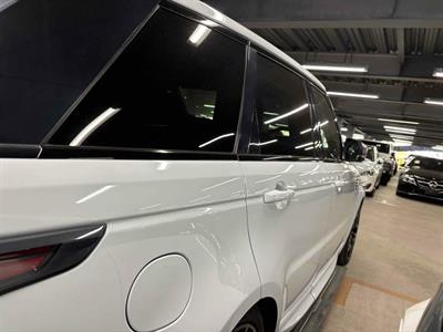 2017 Land Rover Range Rover - Thumbnail