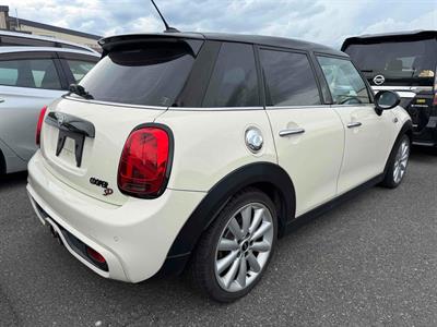 2019 Mini Cooper - Thumbnail