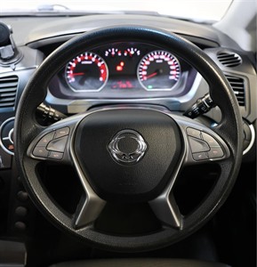 2015 Ssangyong Actyon - Thumbnail