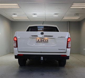 2015 Ssangyong Actyon - Thumbnail