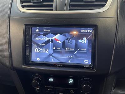 2013 Suzuki Swift - Thumbnail