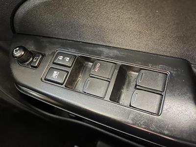 2013 Suzuki Swift - Thumbnail