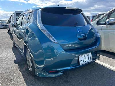 2017 Nissan Leaf - Thumbnail