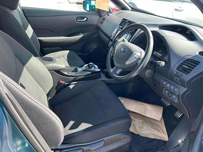 2017 Nissan Leaf - Thumbnail