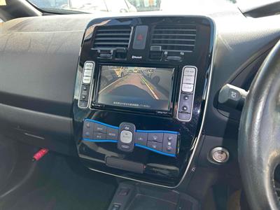 2017 Nissan Leaf - Thumbnail