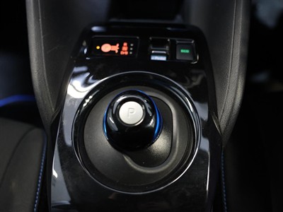 2021 Nissan Leaf - Thumbnail