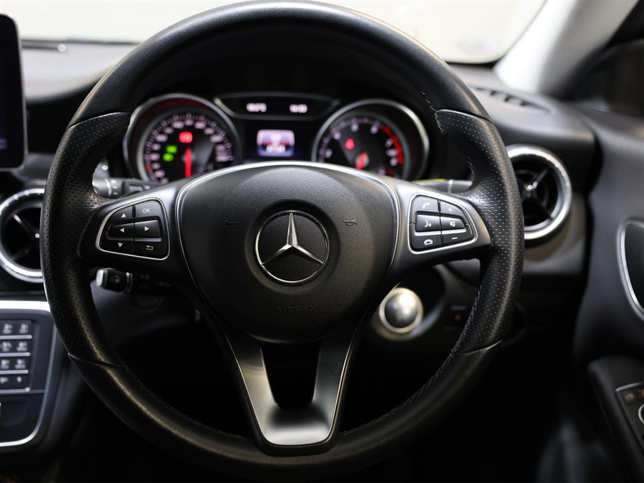 2018 Mercedes-Benz CLA 180
