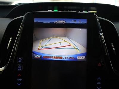 2017 Toyota Prius - Thumbnail