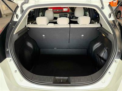 2019 Nissan Leaf - Thumbnail