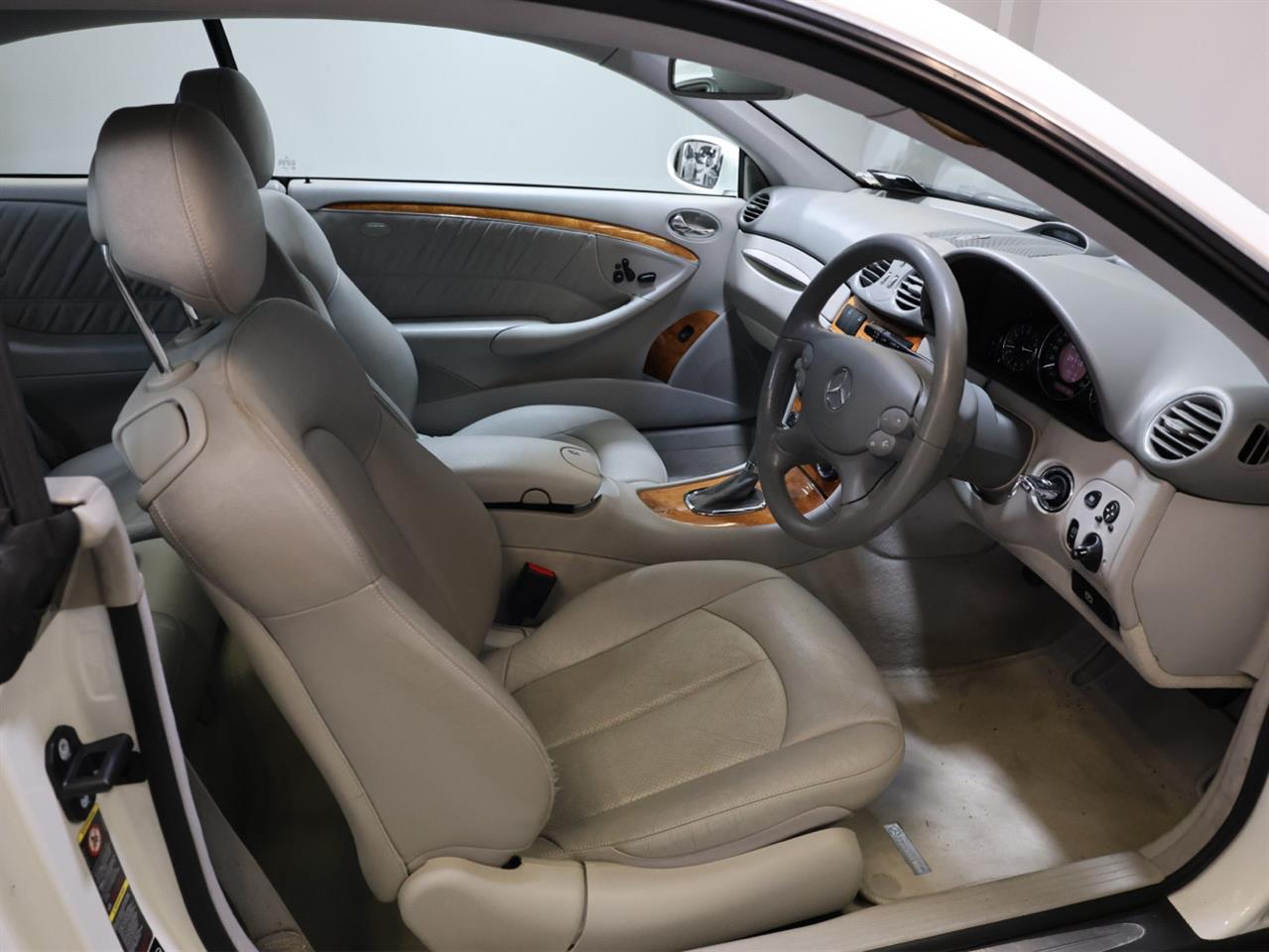 2005 Mercedes-Benz CLK 240