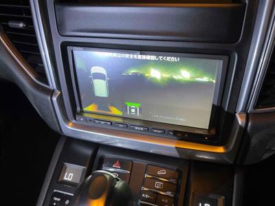 2015 Porsche Macan - Thumbnail