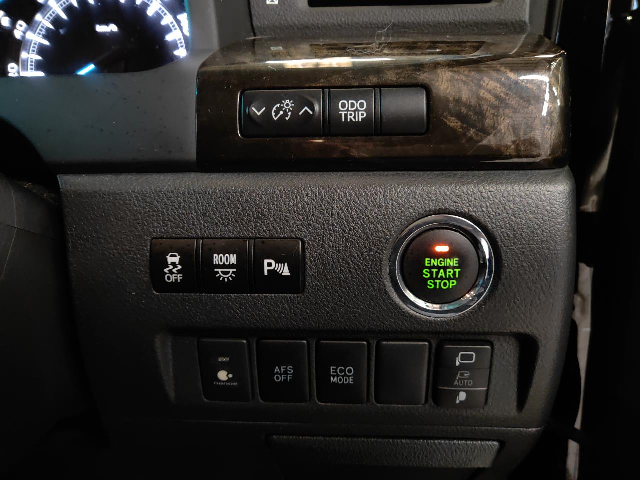 2013 Toyota Alphard