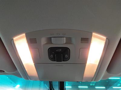 2013 Toyota Alphard - Thumbnail