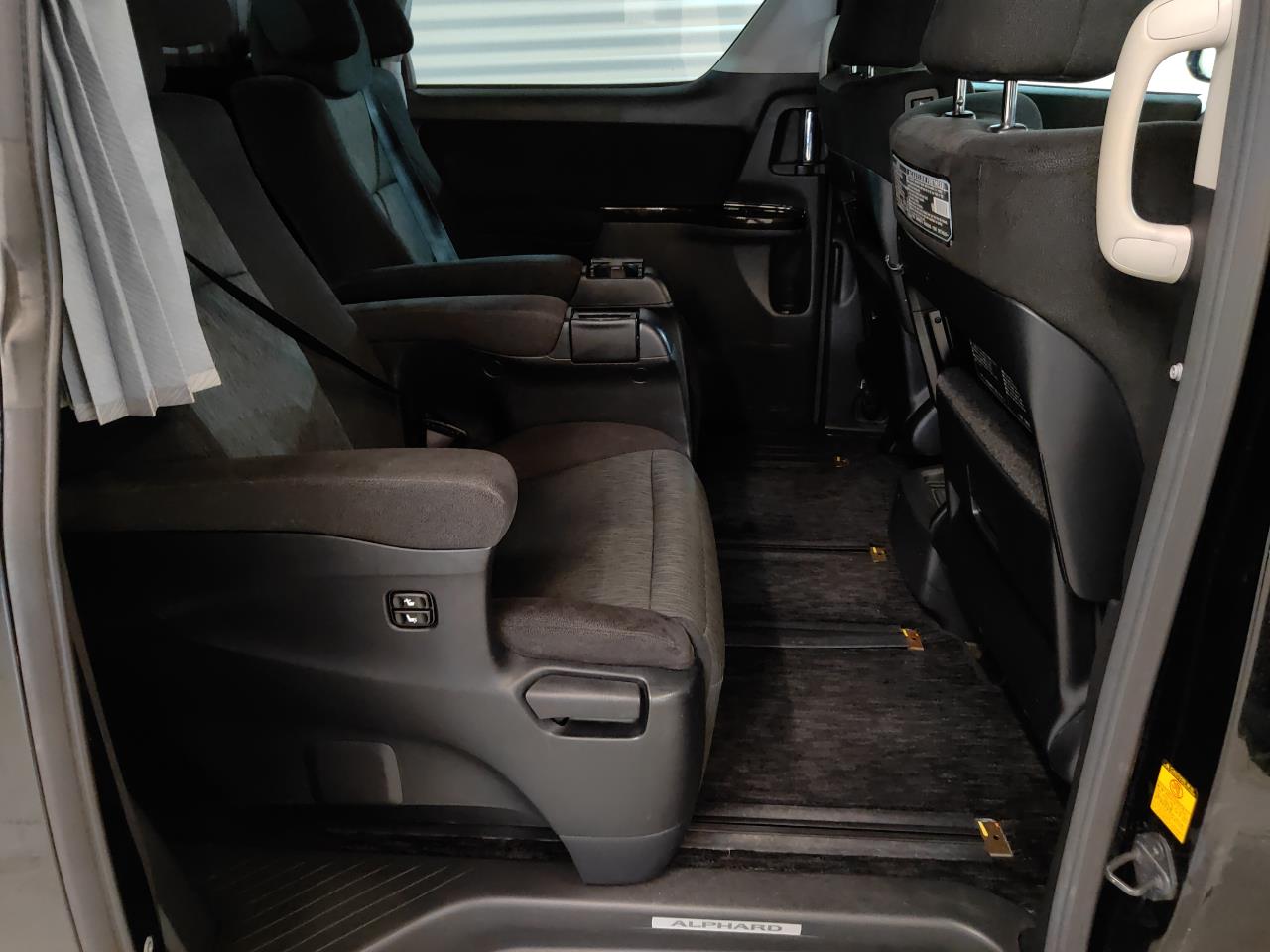 2013 Toyota Alphard