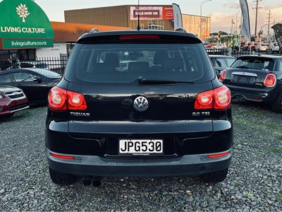 2010 Volkswagen Tiguan - Thumbnail