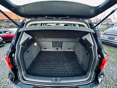 2010 Volkswagen Tiguan - Thumbnail