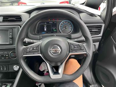 2021 Nissan Leaf - Thumbnail