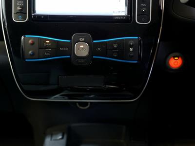 2015 Nissan Leaf - Thumbnail