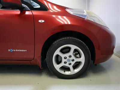 2015 Nissan Leaf - Thumbnail