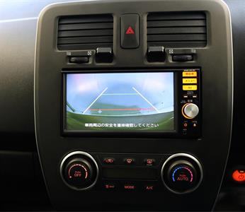 2016 Nissan Leaf - Thumbnail
