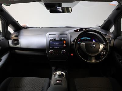 2016 Nissan Leaf - Thumbnail