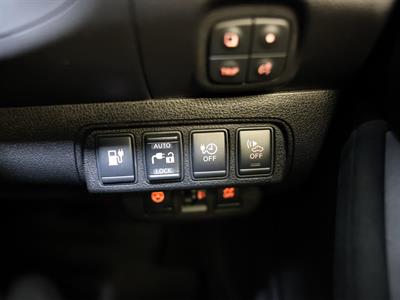 2016 Nissan Leaf - Thumbnail