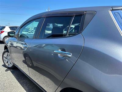 2016 Nissan Leaf - Thumbnail