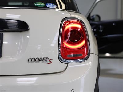 2018 Mini Cooper - Thumbnail