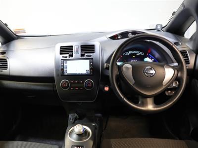 2016 Nissan Leaf - Thumbnail
