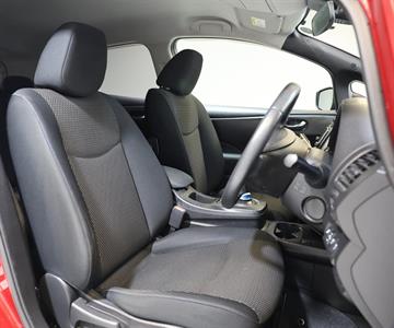 2016 Nissan Leaf - Thumbnail