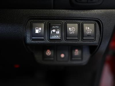 2016 Nissan Leaf - Thumbnail