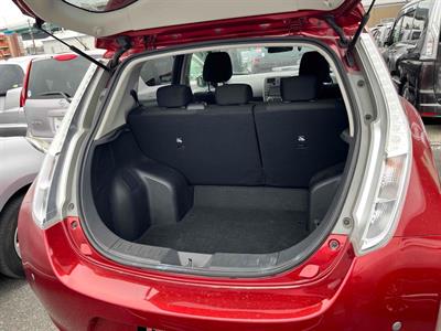 2016 Nissan Leaf - Thumbnail