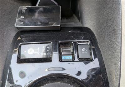 2017 Nissan Leaf - Thumbnail