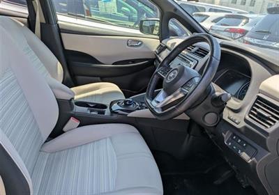 2017 Nissan Leaf - Thumbnail