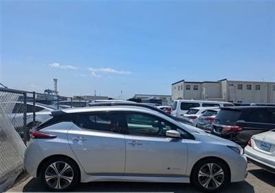2017 Nissan Leaf - Thumbnail