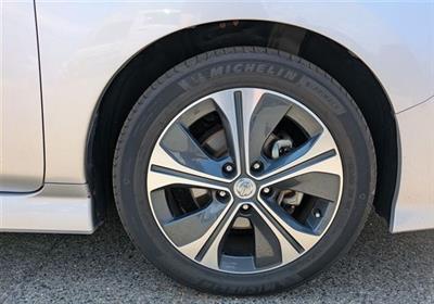 2017 Nissan Leaf - Thumbnail