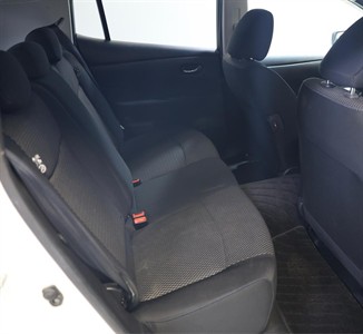 2016 Nissan Leaf - Thumbnail