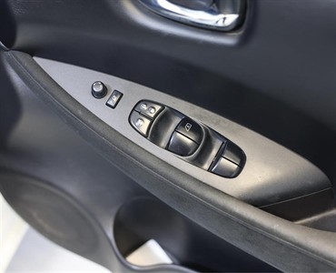 2016 Nissan Leaf - Thumbnail