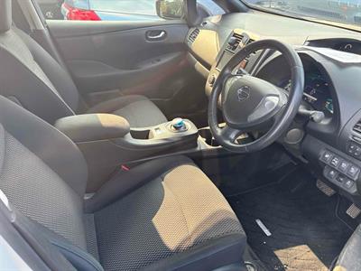 2016 Nissan Leaf - Thumbnail