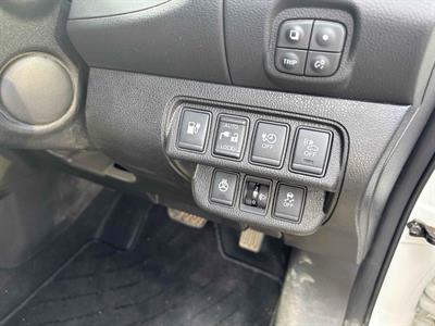 2016 Nissan Leaf - Thumbnail