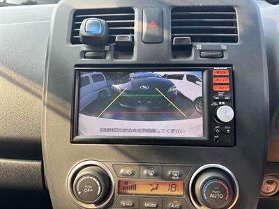 2016 Nissan Leaf - Thumbnail