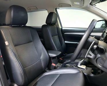 2013 Mitsubishi Outlander - Thumbnail