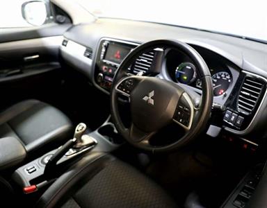 2013 Mitsubishi Outlander - Thumbnail