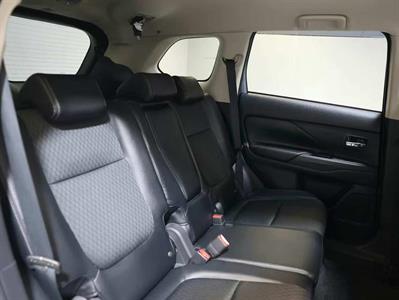 2013 Mitsubishi Outlander - Thumbnail