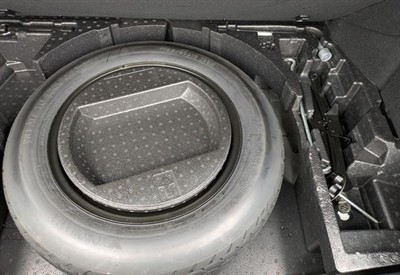 2017 Toyota C-HR - Thumbnail