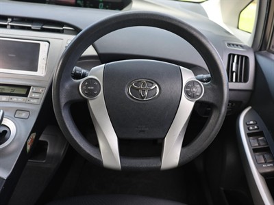 2013 Toyota Prius - Thumbnail