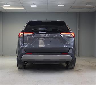 2020 Toyota RAV4 - Thumbnail