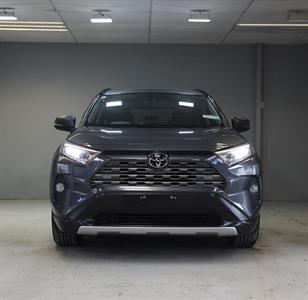 2020 Toyota RAV4 - Thumbnail